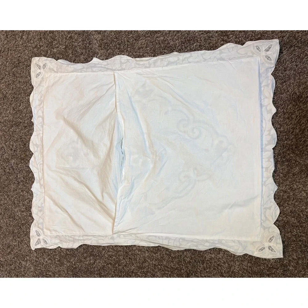 Vtg 90s White Cotton Cutwork Lace Embroidered Pillow Shams Set of 2 Scalloped